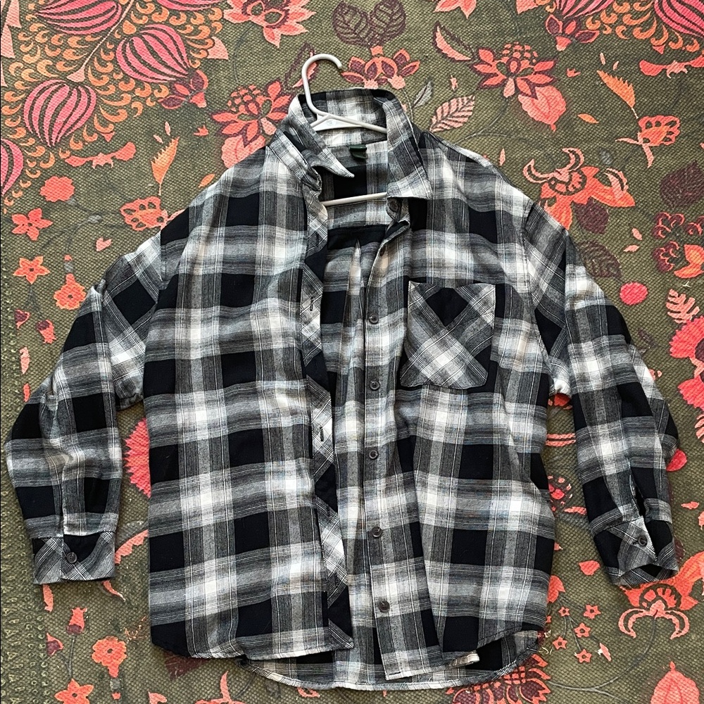 Women’s Black and Gray Plaid Shirt